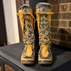 Timberland Women's Yellow and Gray Winter Boots